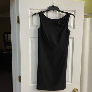 Black sleeveless dress